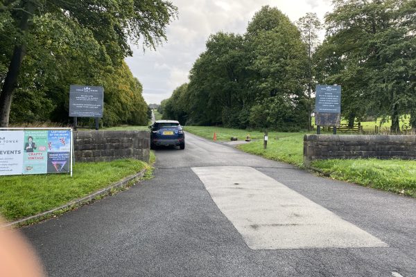 Photo 23 09 2021 09 00 39 600x400 - Dramatic Driveway